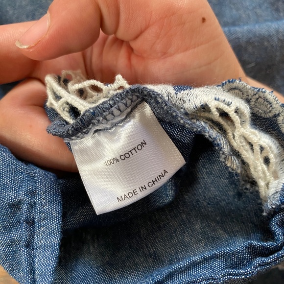 Talk of the Walk Denim Colored Mid Shirt with White Lace Detail- Womens size M - Picture 6 of 6